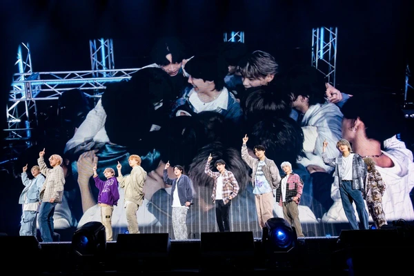 BMSG performs energetically on stage during "THE FIRST FINAL".